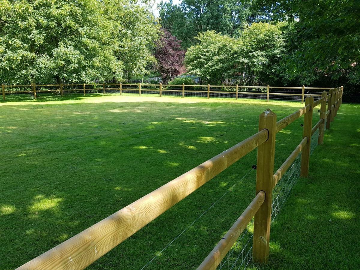Villa The Two Oaks - Private Garden For Guests Hertsberge Exterior foto